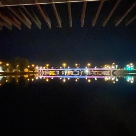 利耶帕亚 Houseboat On The Water酒店 外观 照片