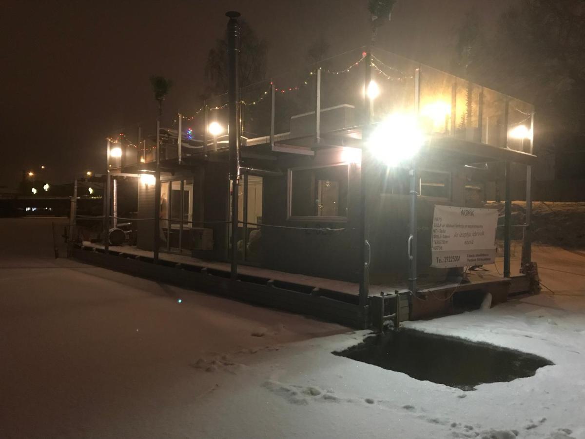 利耶帕亚 Houseboat On The Water酒店 外观 照片