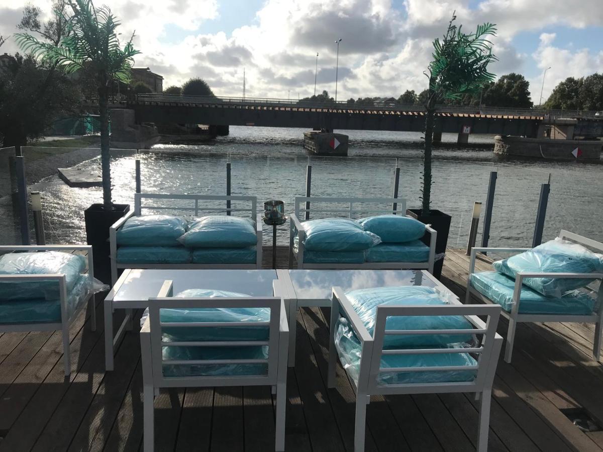 利耶帕亚 Houseboat On The Water酒店 外观 照片
