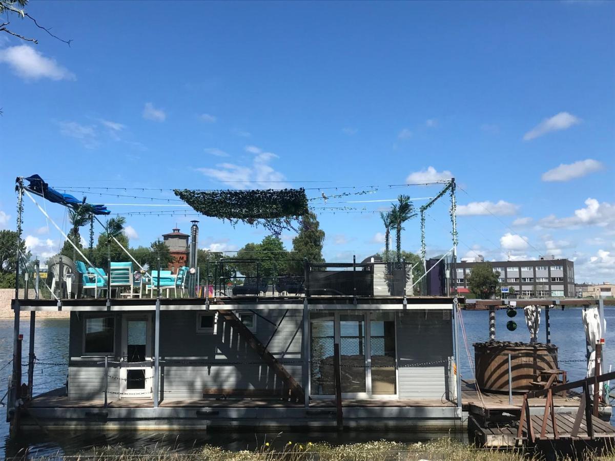 利耶帕亚 Houseboat On The Water酒店 外观 照片
