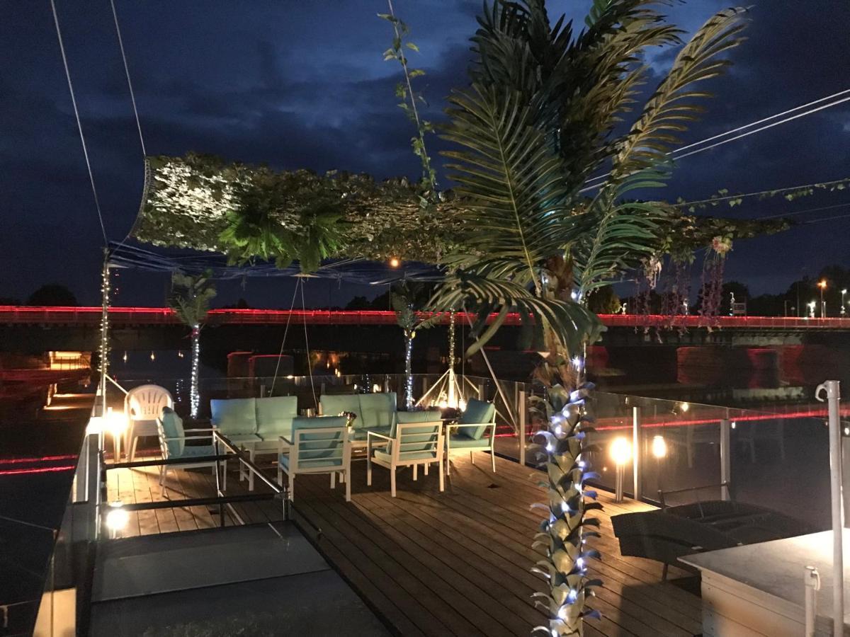 利耶帕亚 Houseboat On The Water酒店 外观 照片