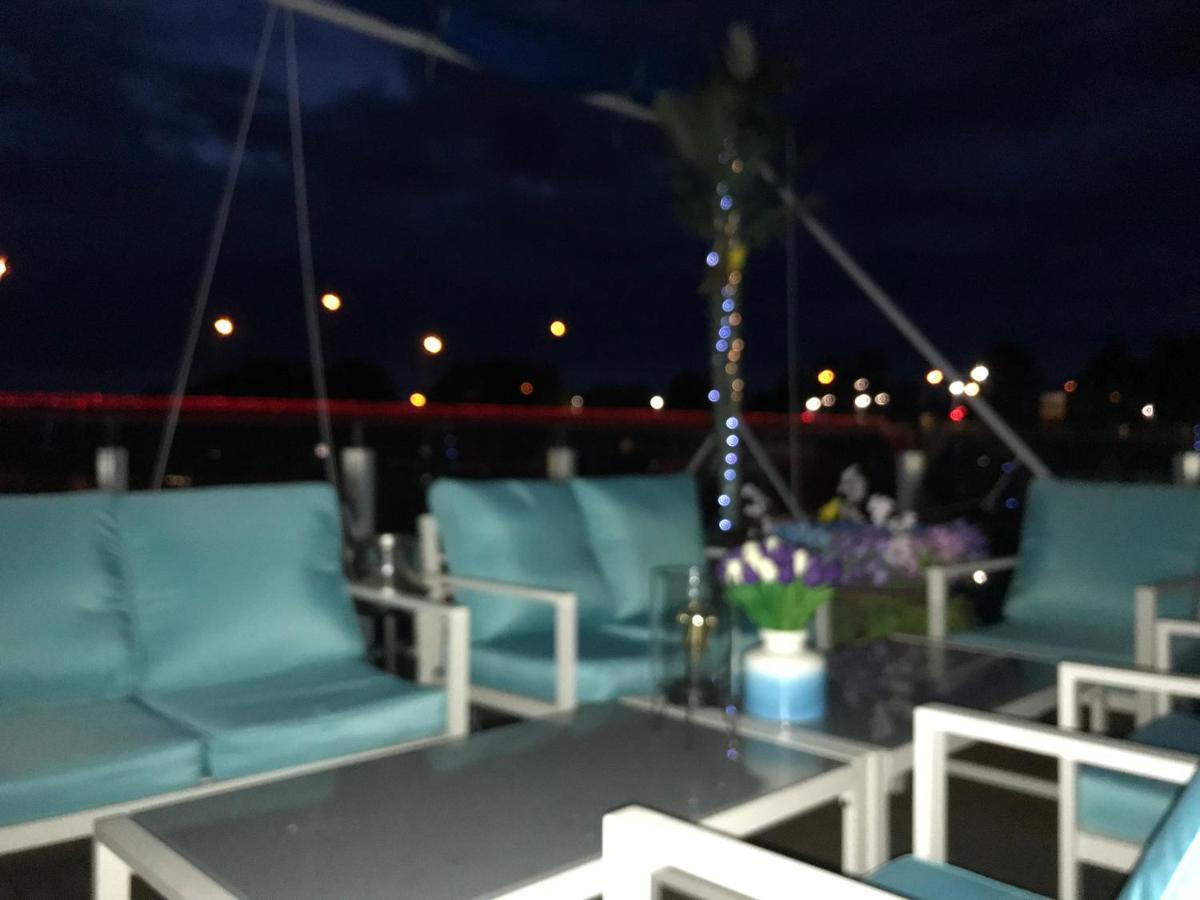 利耶帕亚 Houseboat On The Water酒店 外观 照片