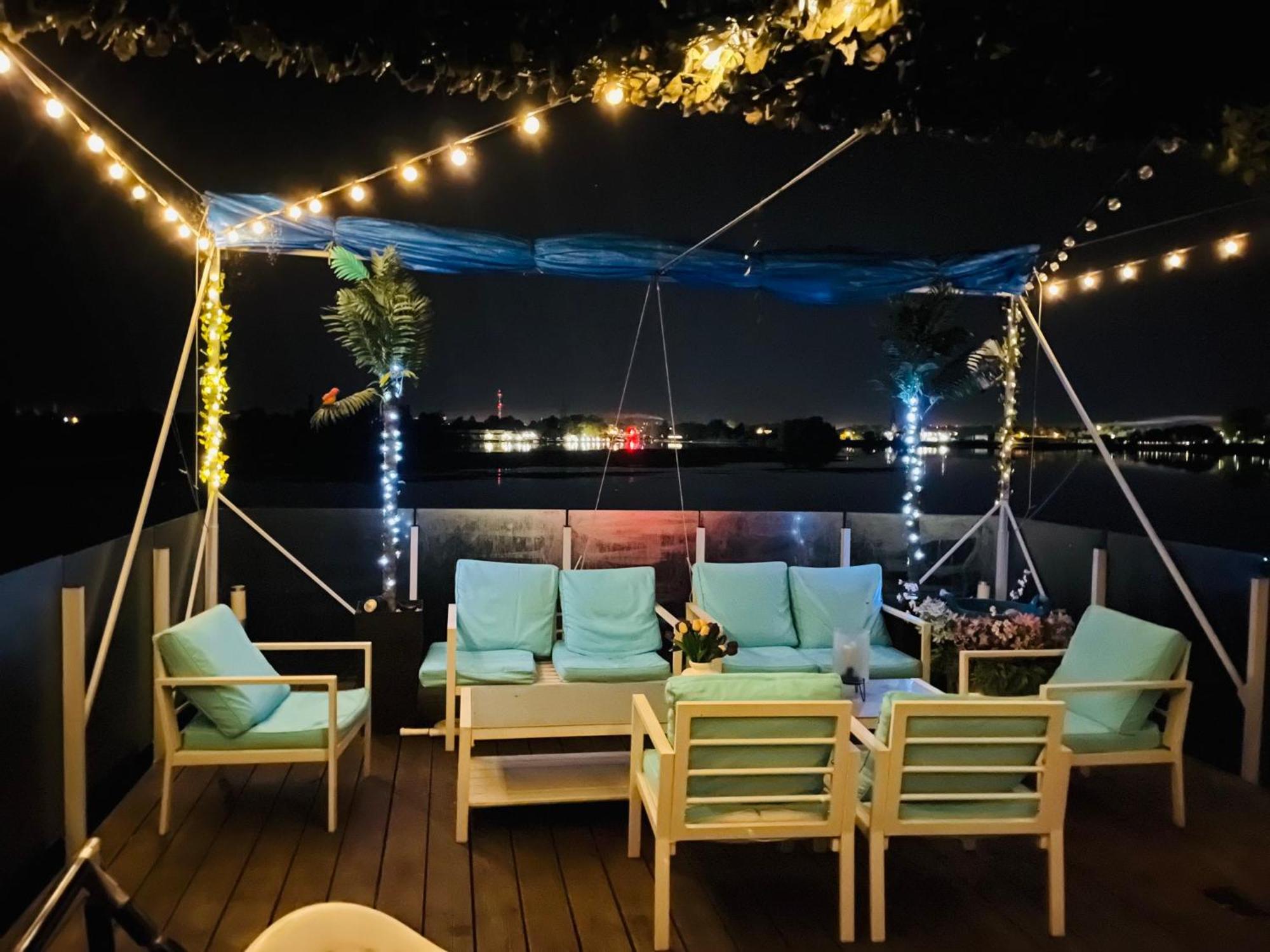 利耶帕亚 Houseboat On The Water酒店 外观 照片