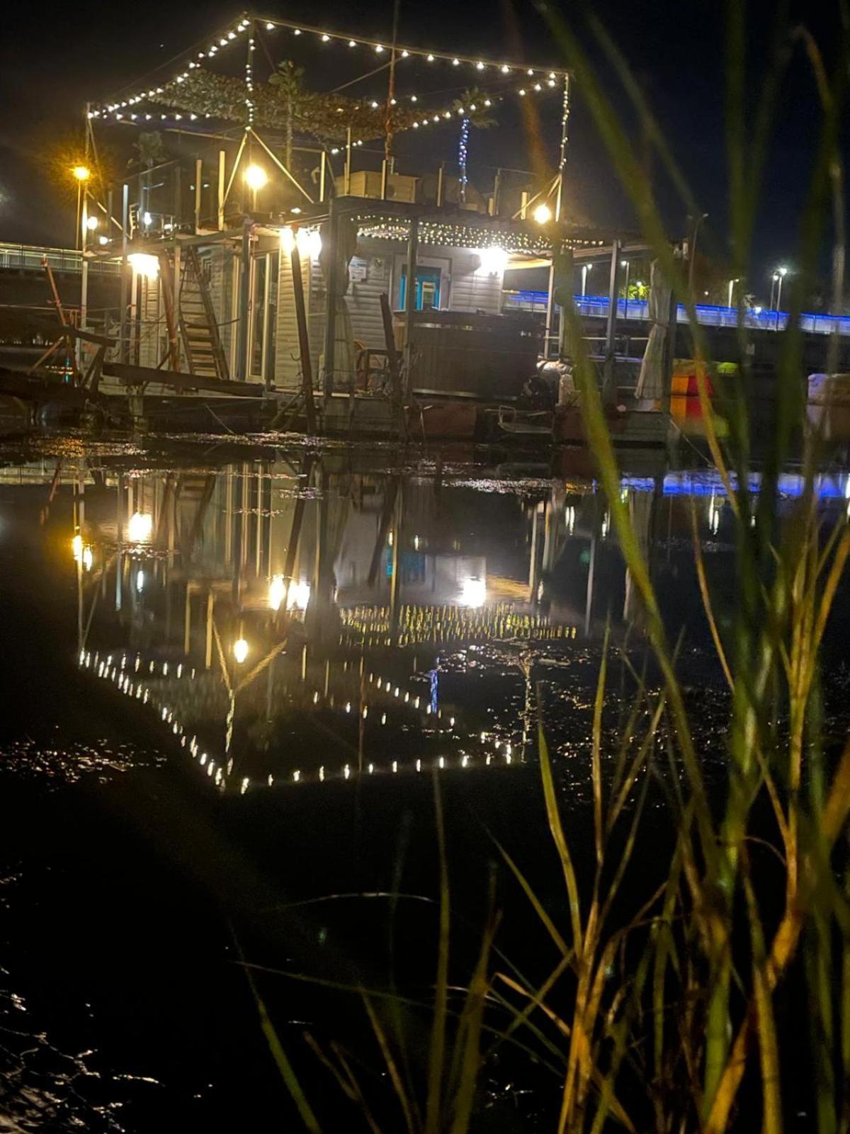 利耶帕亚 Houseboat On The Water酒店 外观 照片