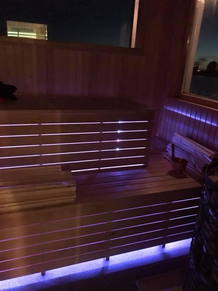 利耶帕亚 Houseboat On The Water酒店 外观 照片